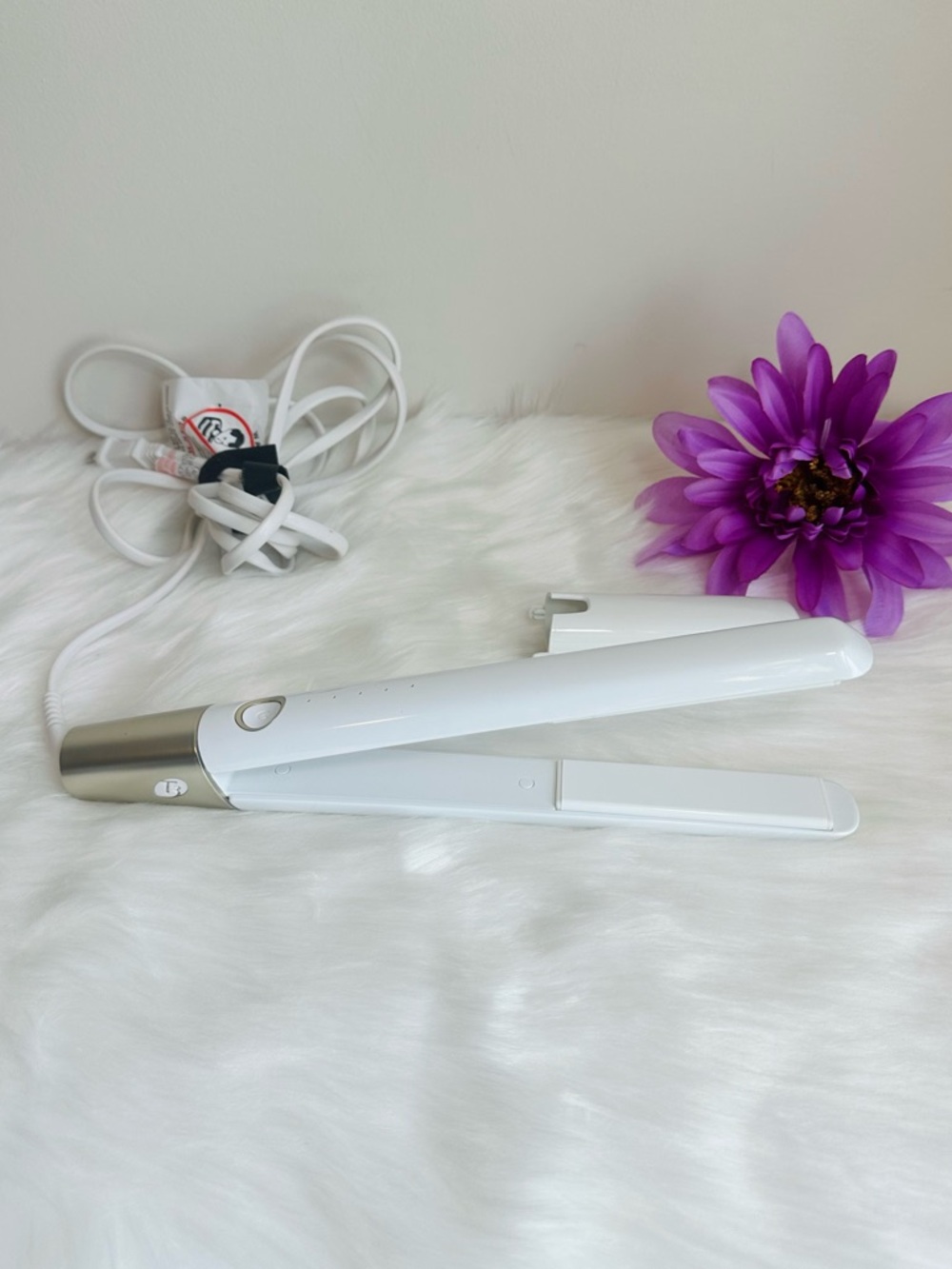 T3 Professional SinglePass Ceramic 1” Flat Iron Hair Straightener White and Gold - Picture 13 of 14